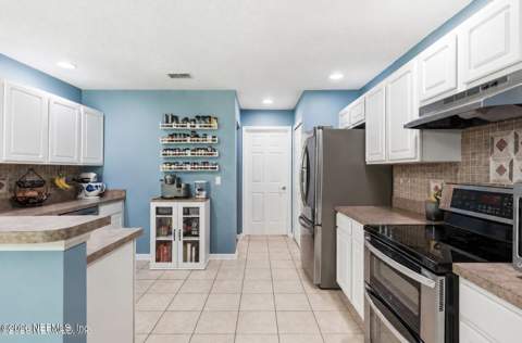 13824 Danforth Drive, Jacksonville FL - photo 22 of 49