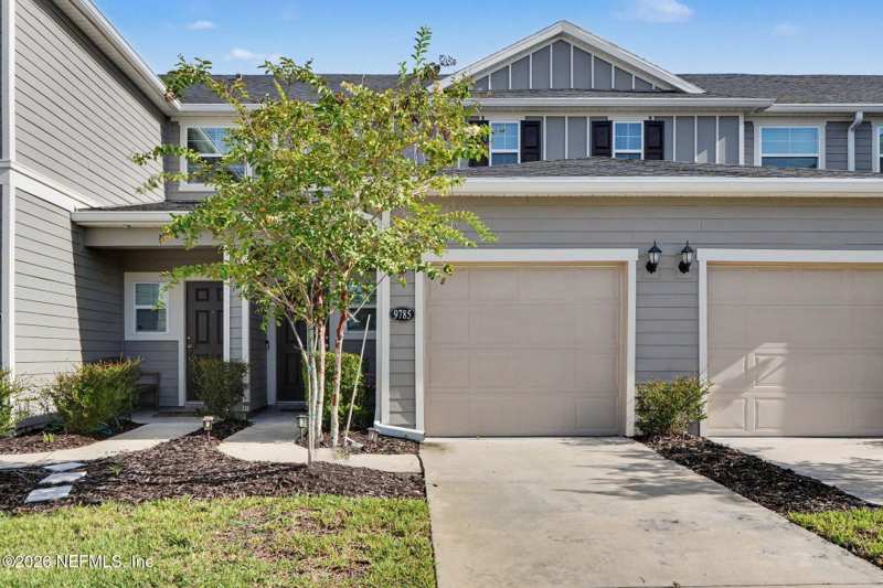 2 bedroom Townhouse at 9785 Fiddleback Lane, Meadows At Oakleaf, Jacksonville — photo 1