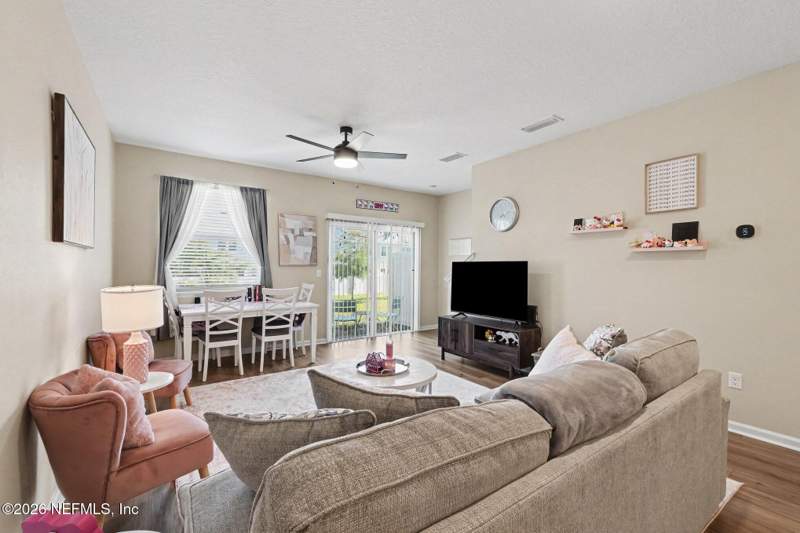 2 bedroom Townhouse at 9785 Fiddleback Lane, Meadows At Oakleaf, Jacksonville — photo 2