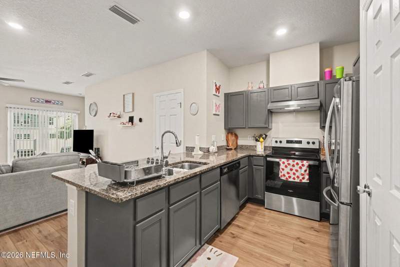 2 bedroom Townhouse at 9785 Fiddleback Lane, Meadows At Oakleaf, Jacksonville — photo 4