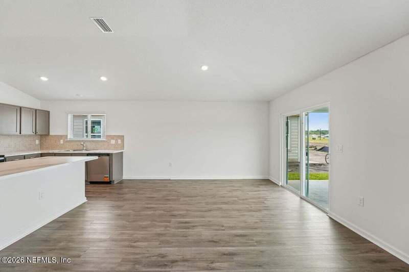 4 bedroom Single Family Residence at 8177 Hawkes Meadow Drive, Hawkes Meadow, Jacksonville — photo 4