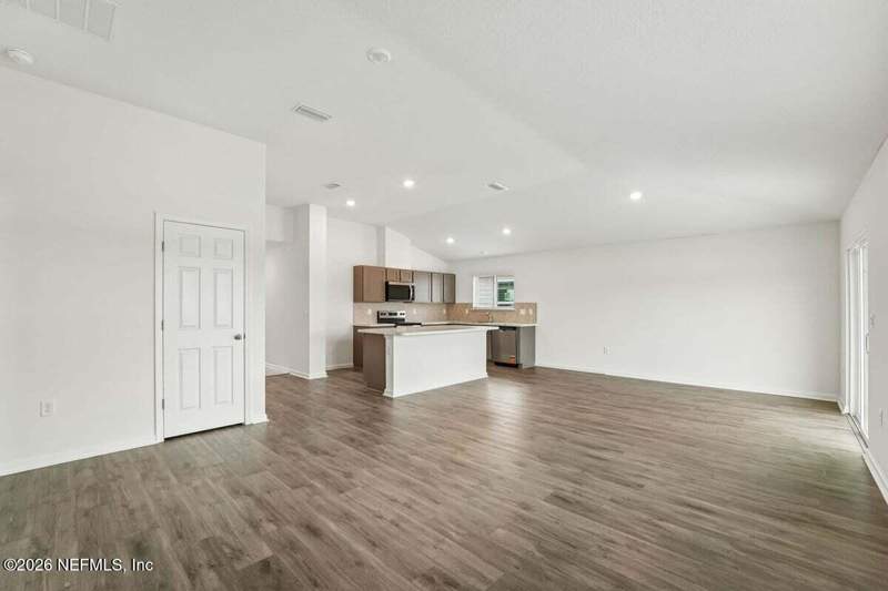 4 bedroom Single Family Residence at 8177 Hawkes Meadow Drive, Hawkes Meadow, Jacksonville — photo 5