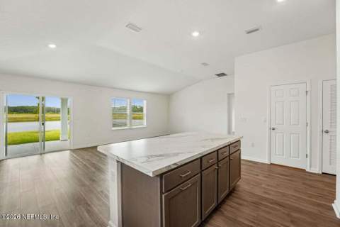8177 Hawkes Meadow Drive, Jacksonville FL - photo 8 of 25