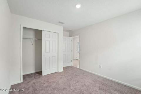 8177 Hawkes Meadow Drive, Jacksonville FL - photo 15 of 25