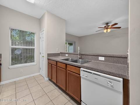 5260 Collins Road #1201, Jacksonville FL - photo 16 of 50