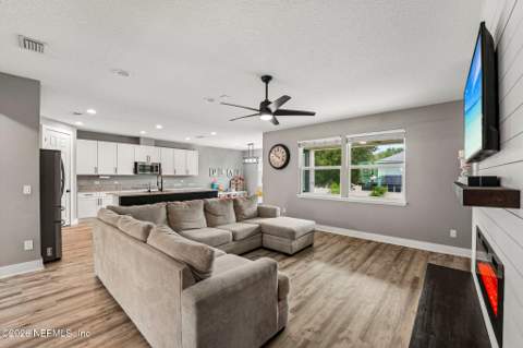 3262 Bradley Creek Parkway, Green Cove Springs FL - photo 9 of 55