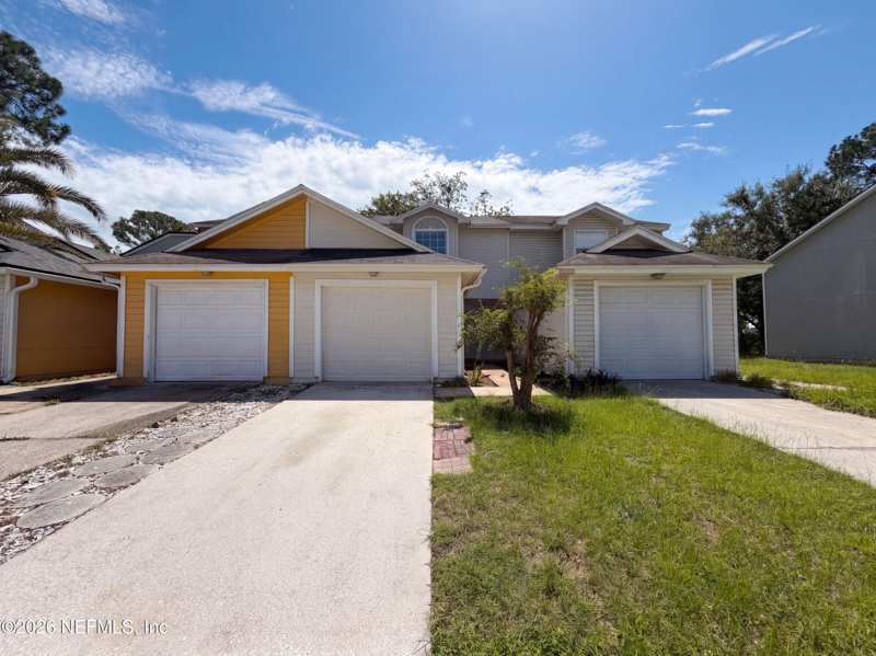 2 bedroom Townhouse at 3561 Rain Forest Drive, Caroline Forest, Jacksonville — photo 1