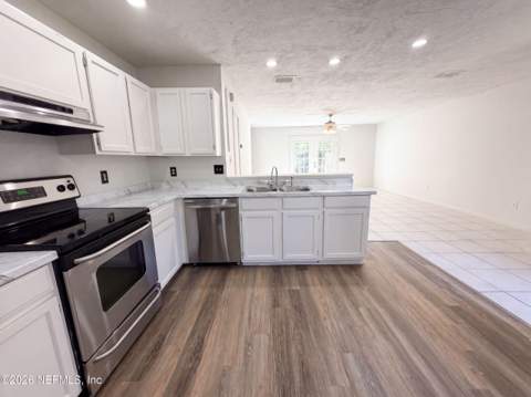 3561 Rain Forest Drive, Jacksonville FL - photo 6 of 15