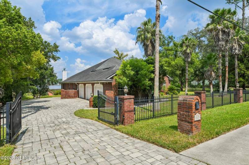 4 bedroom Single Family Residence at 3425 Trout River Boulevard, Edmondsons Beverly, Jacksonville — photo 4
