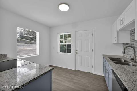 2816 Dellmont Avenue, Jacksonville FL - photo 17 of 31