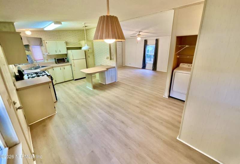 2 bedroom Manufactured Home at 107 Crystal Lake Drive, Ashley Lake Plantata, Melrose — photo 4