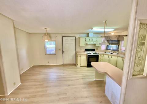 107 Crystal Lake Drive, Melrose FL - photo 9 of 40