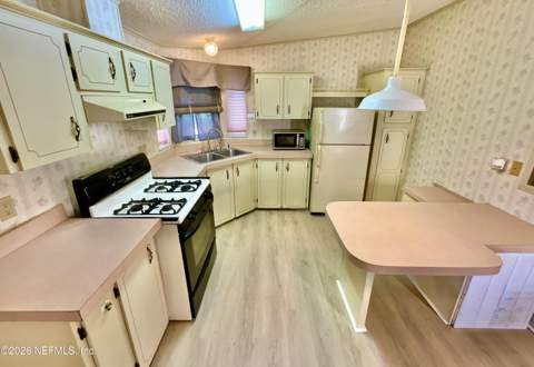 107 Crystal Lake Drive, Melrose FL - photo 12 of 40