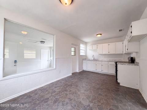 8951 Adams Avenue, Jacksonville FL - photo 8 of 16