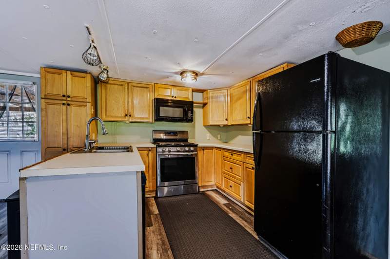2 bedroom Mobile Home at 203 Pond Circle, Metes & Bounds, Interlachen — photo 5
