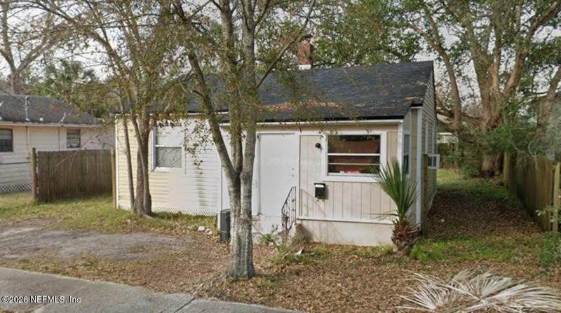 2 bedroom Single Family Residence at 1711 W 24th Street, Moncrief Park, Jacksonville — photo 1