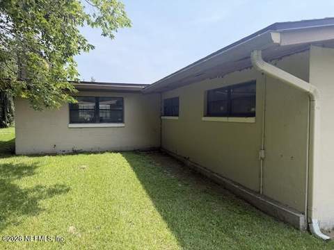 8562 Darlington Drive, Jacksonville FL - photo 11 of 16