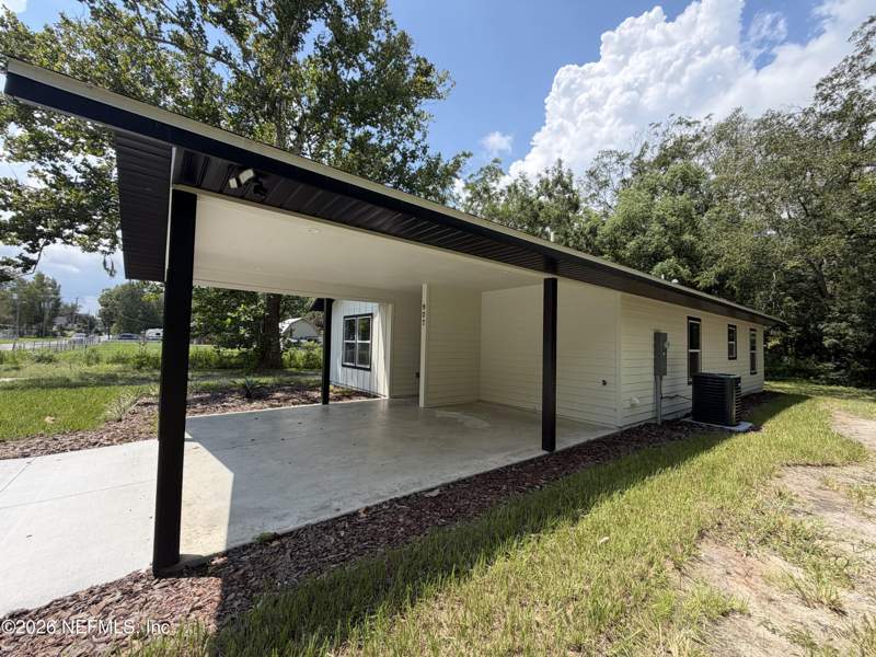 3 bedroom Single Family Residence at 907 N Thompson Street, Temples, Starke — photo 2