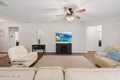 4561 Greenbrook Court, Jacksonville FL - photo 10 of 35
