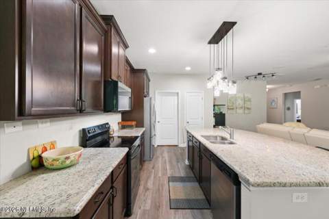4561 Greenbrook Court, Jacksonville FL - photo 12 of 35