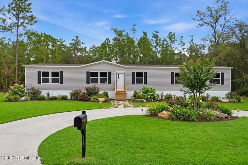 5 bedroom Manufactured Home at 170 Janice Drive, Metes & Bounds, Palatka — photo 2