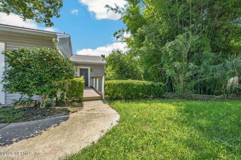 3767 Hermitage Road, Jacksonville FL - photo 6 of 54
