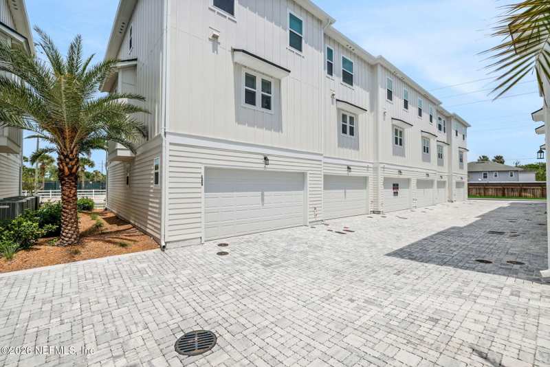 3 bedroom Townhouse at 1035 1st Avenue, North Beach, Jacksonville Beach — photo 1