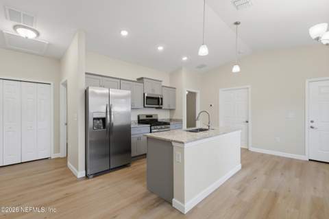 3325 S Palm Avenue, Palatka FL - photo 8 of 40