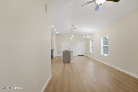 3325 S Palm Avenue, Palatka FL - photo 9 of 40