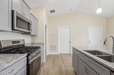 3325 S Palm Avenue, Palatka FL - photo 18 of 40