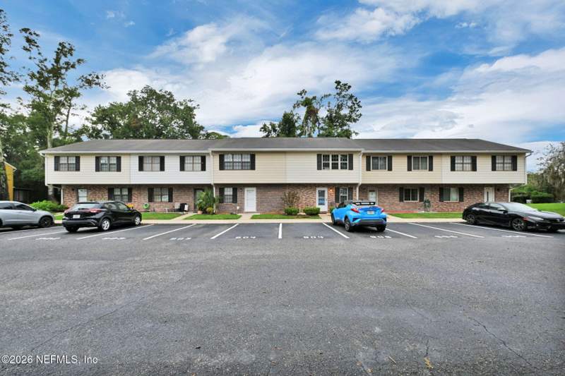 2 bedroom Townhouse at 904 Kettering Way, Olde Concord Village, Orange Park — photo 3