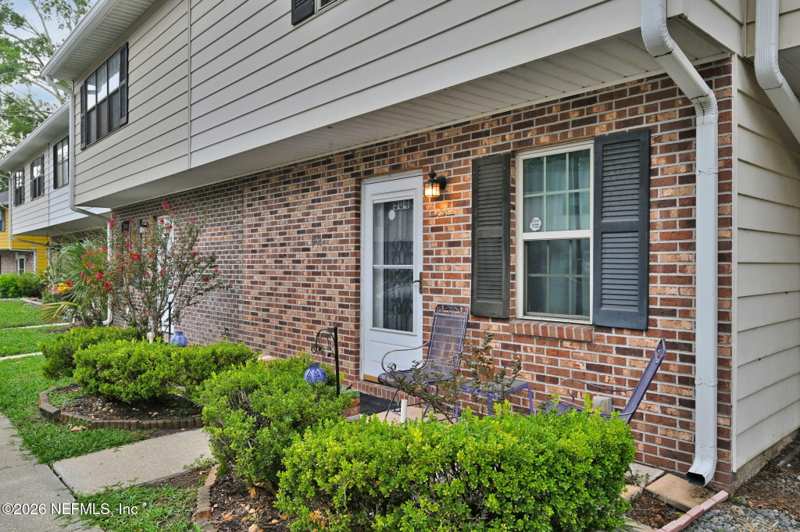 2 bedroom Townhouse at 904 Kettering Way, Olde Concord Village, Orange Park — photo 1