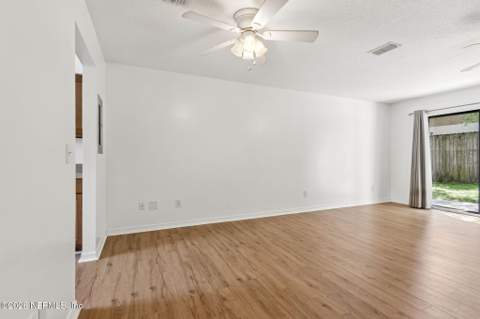 6026 Du-Clay Road, Jacksonville FL - photo 14 of 32