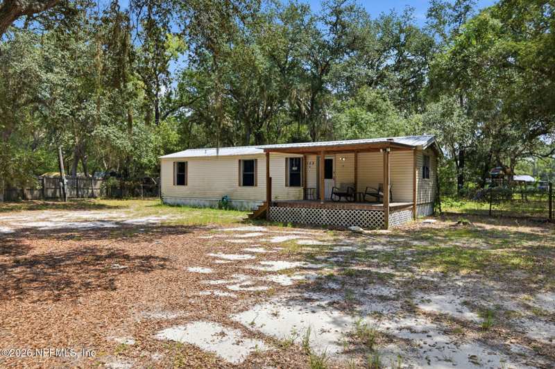 2 bedroom Manufactured Home at 122 Poplar Drive, Metes & Bounds, Interlachen — photo 1