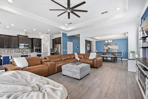15638 Chir Pine Drive, Jacksonville FL - photo 8 of 52