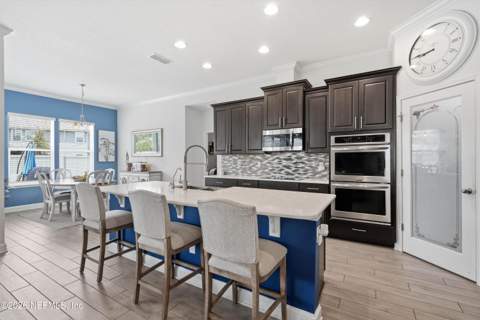 15638 Chir Pine Drive, Jacksonville FL - photo 18 of 52