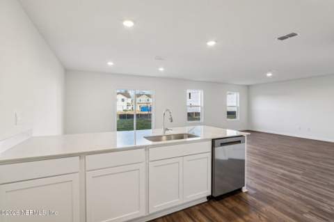 15255 McMaster Drive, Jacksonville FL - photo 9 of 28