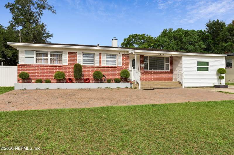 3 bedroom Single Family Residence at 2426 Ligustrum Road, Arlington Hills, Jacksonville — photo 2