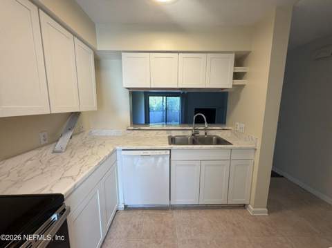 5615 San Juan Avenue #411, Jacksonville FL - photo 7 of 25