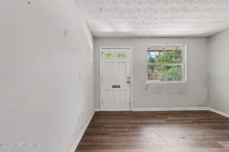3 bedroom Single Family Residence at 5568 Gilchrist Road, Carver Manor, Jacksonville — photo 4