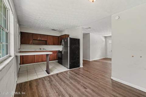 5568 Gilchrist Road, Jacksonville FL - photo 8 of 27