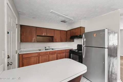 5568 Gilchrist Road, Jacksonville FL - photo 9 of 27