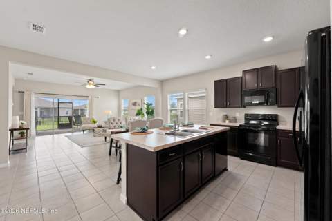 5646 Kellar Circle, Jacksonville FL - photo 8 of 34