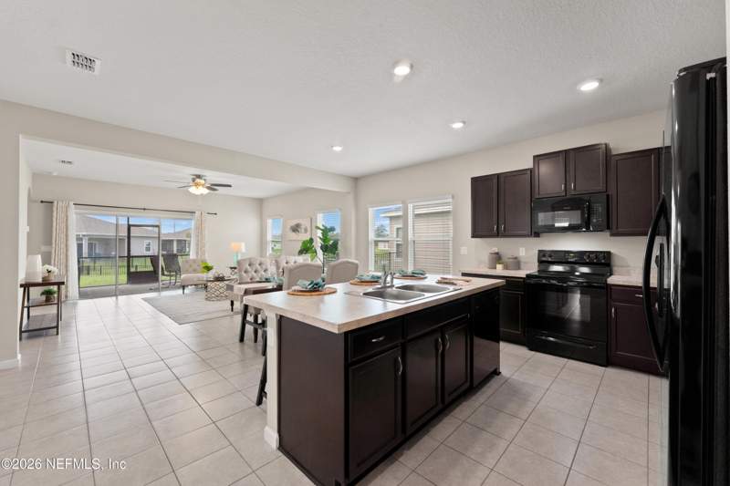 3 bedroom Single Family Residence at 5646 Kellar Circle, Osprey Landing, Jacksonville — photo 2