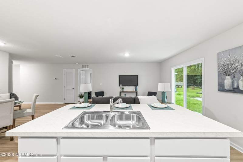 3 bedroom Single Family Residence at 7962 Shrike Avenue, Lincoln Villas, Jacksonville — photo 5