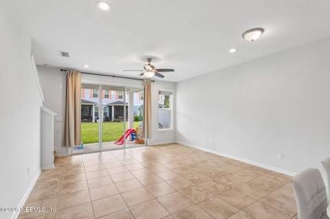 7158 Jareth Drive, Jacksonville FL - photo 7 of 36