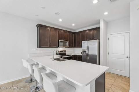 7158 Jareth Drive, Jacksonville FL - photo 11 of 36