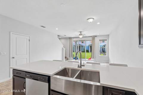7158 Jareth Drive, Jacksonville FL - photo 14 of 36