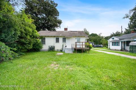 8944 1st Avenue, Jacksonville FL - photo 6 of 25