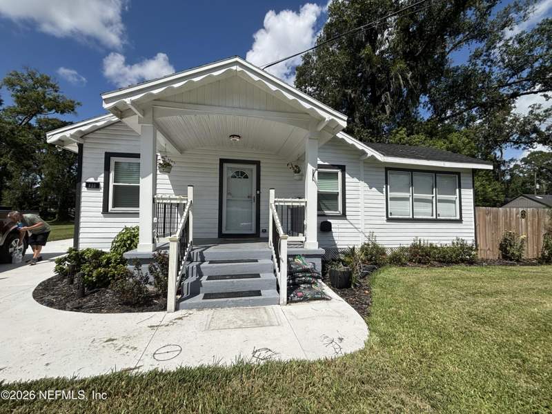 2 bedroom Single Family Residence at 830 W Palm Avenue, Harveys Addition, Jacksonville — photo 2